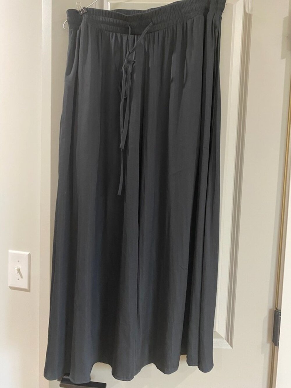 Loft soft silky black skirt, size medium, nwt